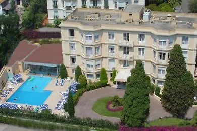 Carlton Hotel