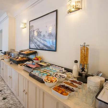 Hotel Carlton 4*