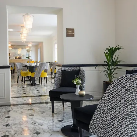 Hotel Carlton