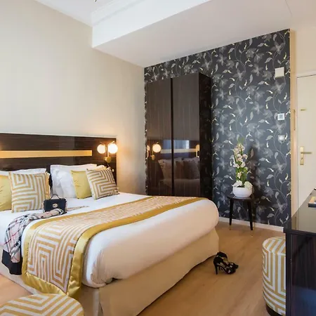 Carlton Hotel