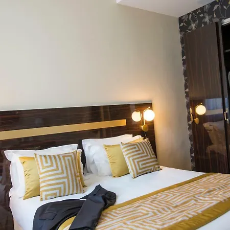 Carlton Hotel 4*