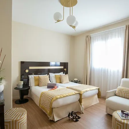 Hotel Carlton 4*